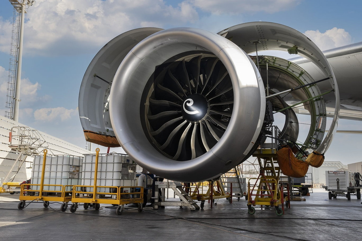 Clean and green: Etihad's new jet engine wash - Air Cargo Week